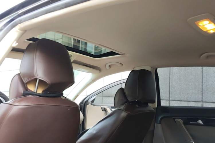 Used Volkswagen Magotan 2015 1.8TSI Luxury Model Headliner