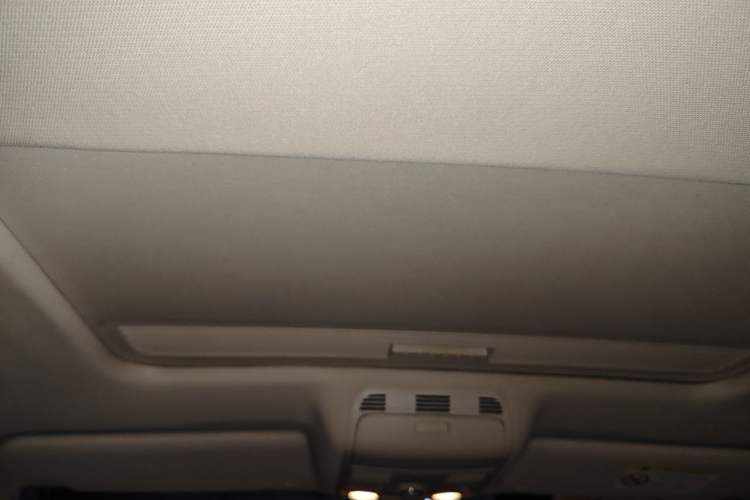 Used Volkswagen Magotan 2015 1.8TSI Luxury Model Headliner