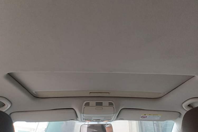 Used Volkswagen Magotan 2015 Facelift 1.8TSI Luxury Model Headliner