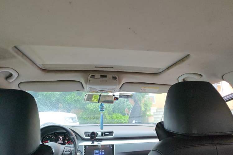 Used Volkswagen Magotan 2015 1.8TSI Advanced Model Headliner