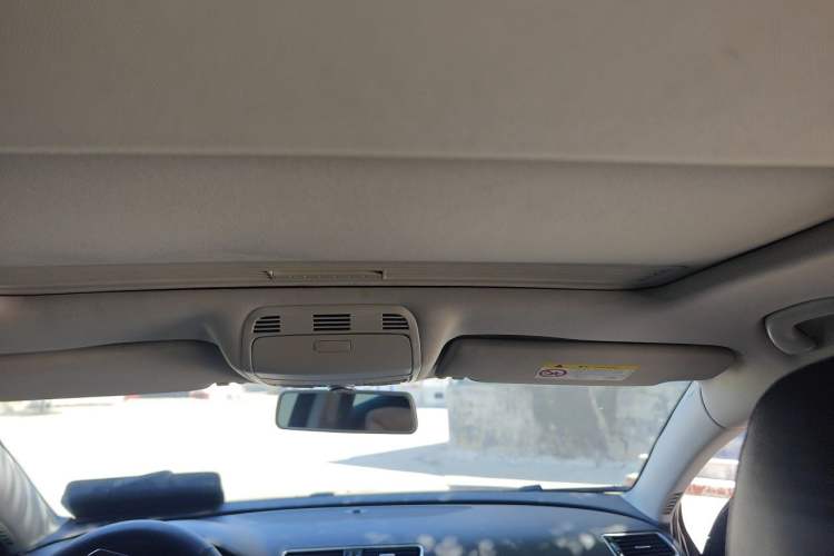 Used Volkswagen Magotan 2015 Facelift 1.8TSI Luxury Model Headliner