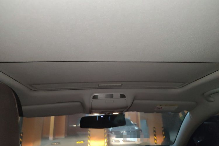 Used Volkswagen Magotan 2015 1.8TSI Advanced Model Headliner
