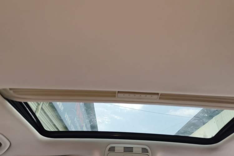 Used Volkswagen Magotan 2015 Facelift 1.8TSI Luxury Model Headliner