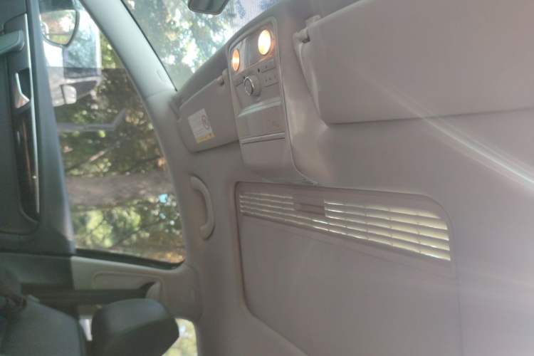 Used Volkswagen Magotan 2015 1.8TSI Luxury Model Headliner