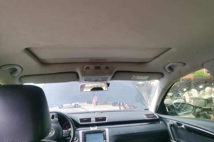 Used Volkswagen Magotan 2015 1.8TSI Luxury Model Headliner