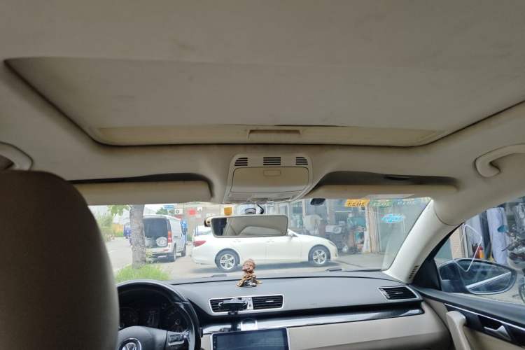 Used Volkswagen Magotan 2015 Facelift 1.8TSI Luxury Model Headliner