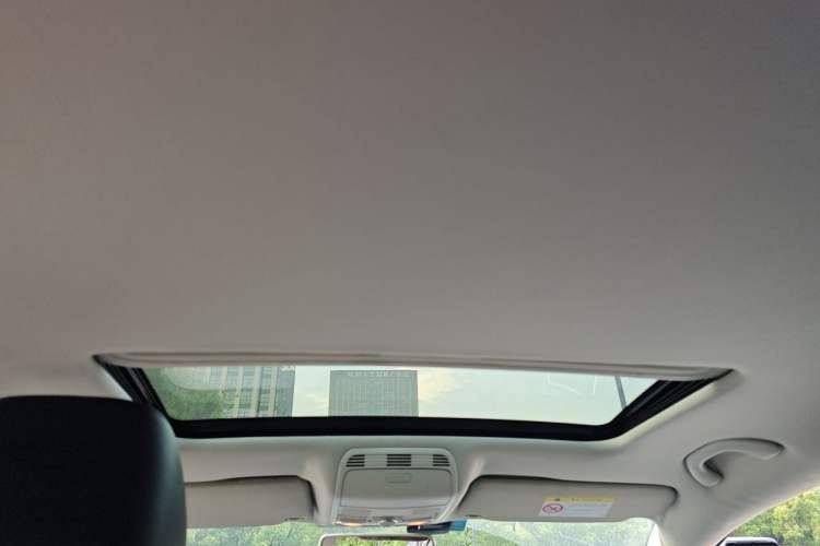Used Volkswagen Magotan 2015 1.8TSI Advanced Model Headliner