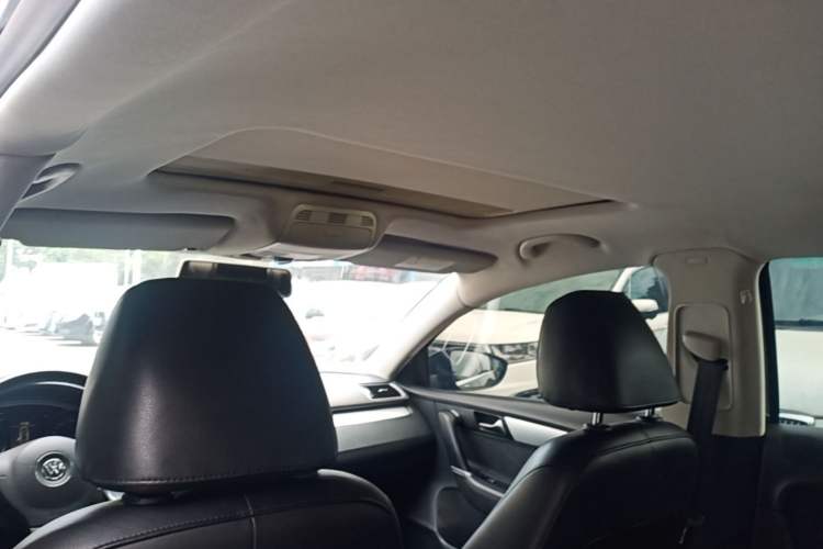 Used Volkswagen Magotan 2015 1.8TSI Advanced Model Headliner