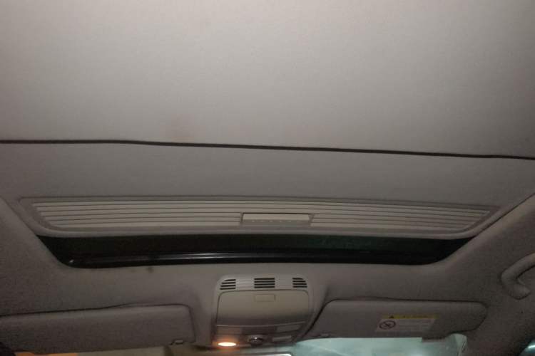 Used Volkswagen Magotan 2015 1.8TSI Advanced Model Headliner