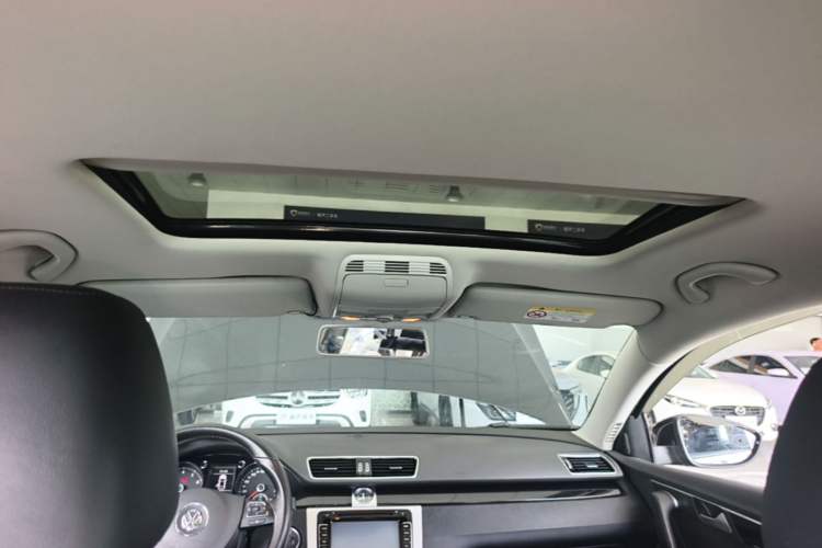 Used Volkswagen Magotan 2015 Facelift 1.8TSI Luxury Model Headliner