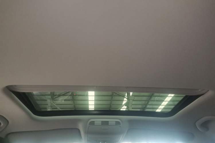 Used Volkswagen Magotan 2015 1.8TSI Advanced Model Headliner
