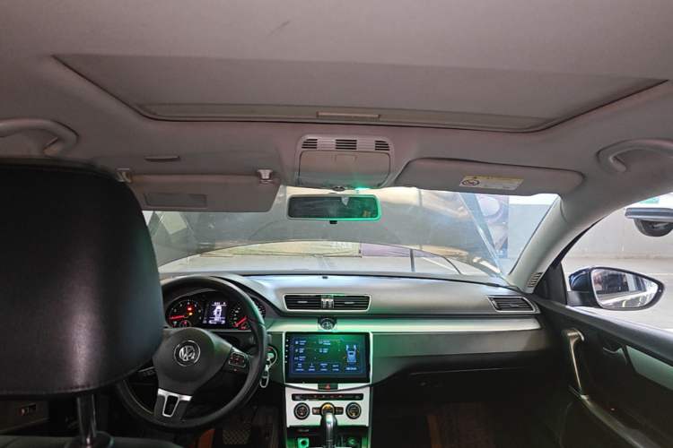 Used Volkswagen Magotan 2015 1.8TSI Advanced Model Headliner