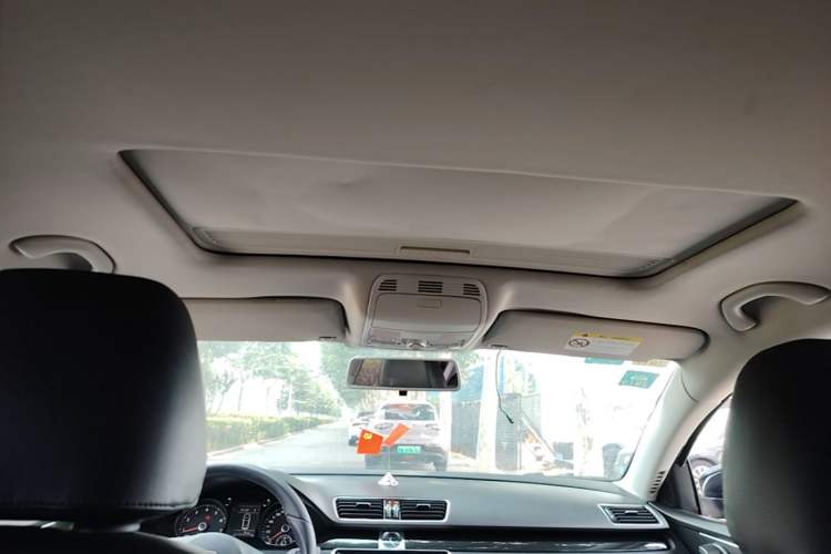 Used Volkswagen Magotan 2015 Facelift 1.8TSI Luxury Model Headliner