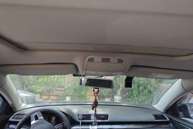 Used Volkswagen Magotan 2015 1.8TSI Luxury Model Headliner