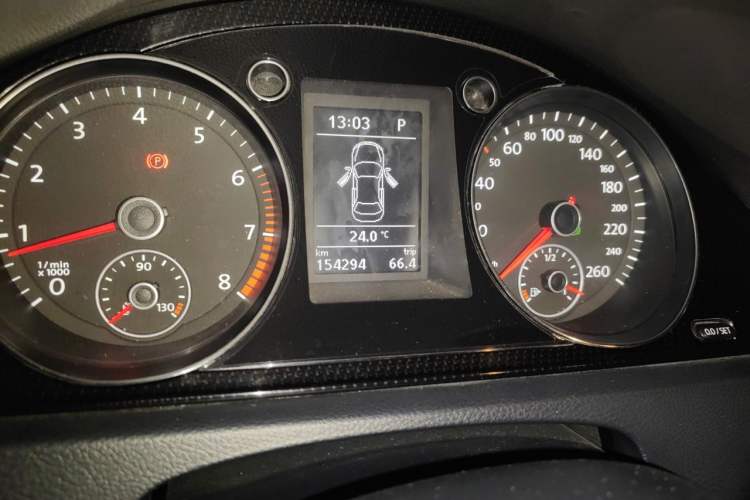 Used Volkswagen Magotan 2015 Revised Version 2.0 TSI Luxury Edition Instrument Cluster