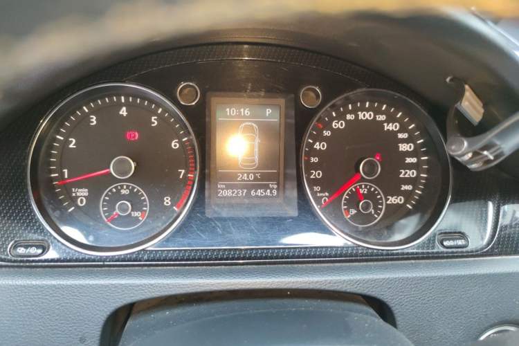 Used Volkswagen Magotan 2015 Facelift 1.8TSI Luxury Model Instrument Cluster