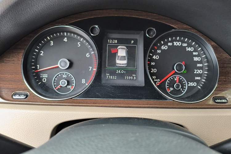 Used Volkswagen Magotan 2015 1.8TSI Prestige Model Instrument Cluster
