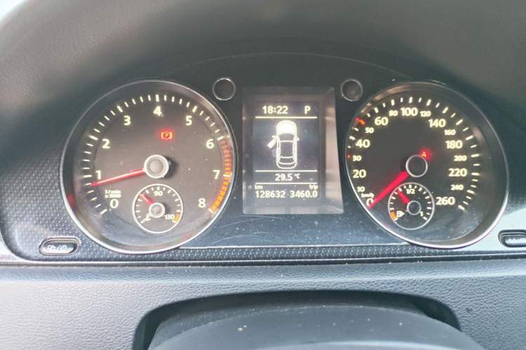 Used Volkswagen Magotan 2015 Revised Version 2.0 TSI Luxury Edition Instrument Cluster
