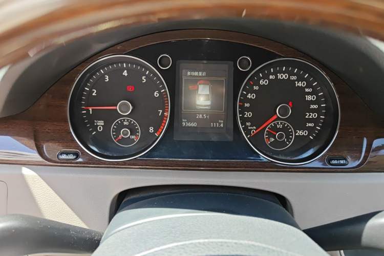 Used Volkswagen Magotan 2015 Revised Version 2.0 TSI Prestige Edition Instrument Cluster