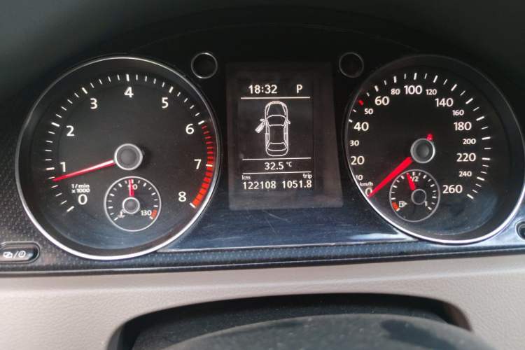 Used Volkswagen Magotan 2015 Facelift 1.8TSI Luxury Model Instrument Cluster