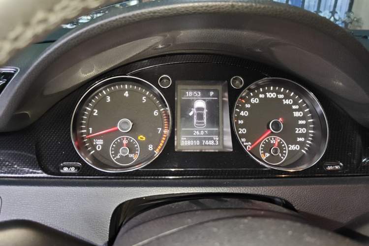 Used Volkswagen Magotan 2015 Facelift 1.8TSI Luxury Model Instrument Cluster
