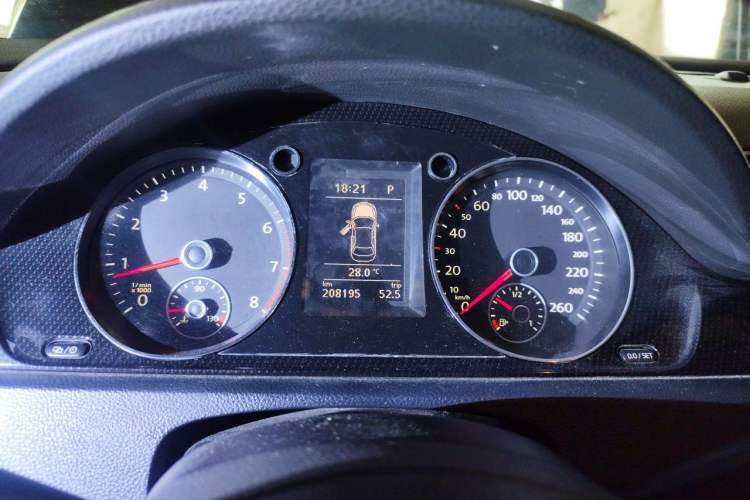 Used Volkswagen Magotan 2015 Facelift 1.8TSI Luxury Model Instrument Cluster