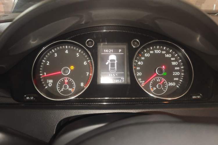 Used Volkswagen Magotan 2015 2.0 TSI Luxury Model Instrument Cluster