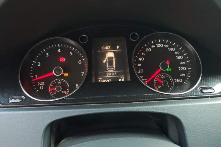 Used Volkswagen Magotan 2015 2.0 TSI Luxury Model Instrument Cluster