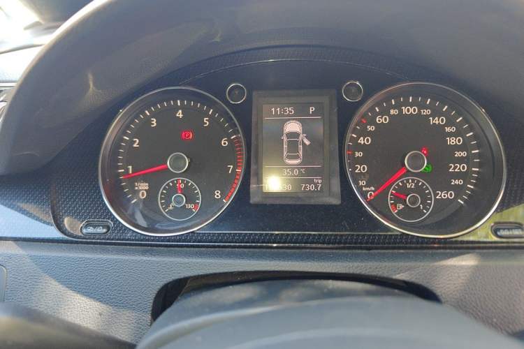 Used Volkswagen Magotan 2015 Facelift 1.8TSI Luxury Model Instrument Cluster