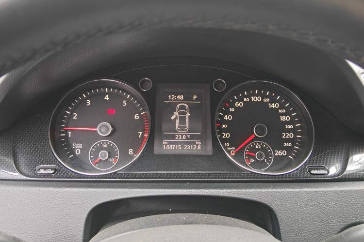 Used Volkswagen Magotan 2015 Facelift 1.8TSI Luxury Model Instrument Cluster