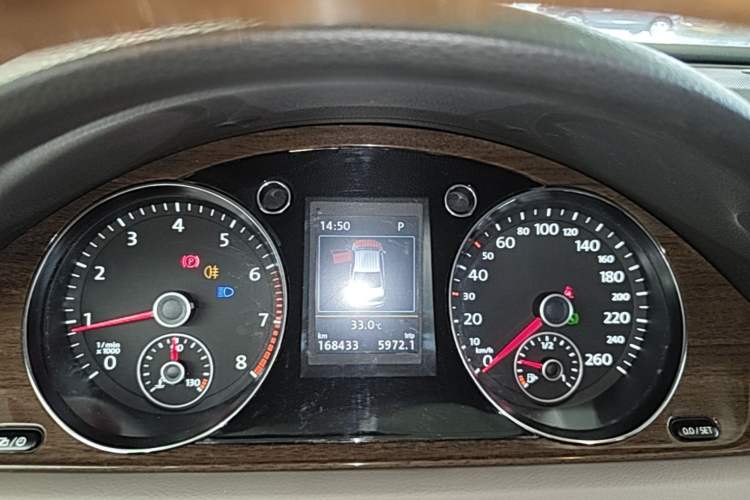 Used Volkswagen Magotan 2015 2.0 TSI Prestige Model Instrument Cluster