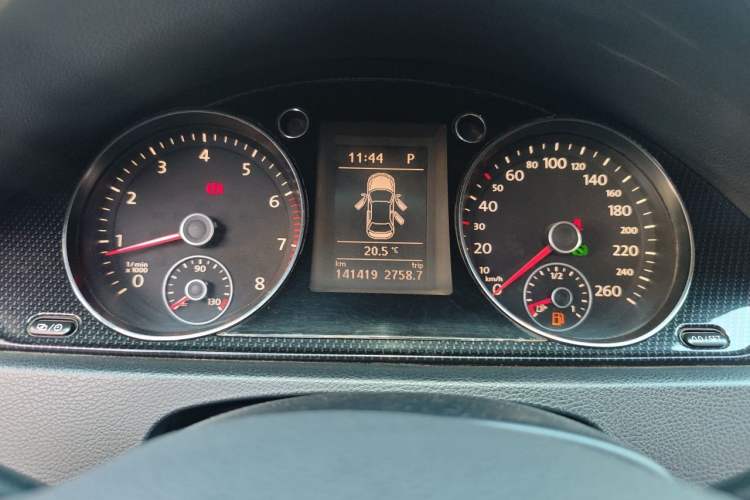 Used Volkswagen Magotan 2015 Facelift 1.8TSI Luxury Model Instrument Cluster