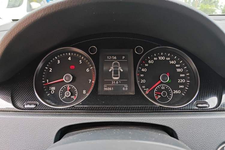 Used Volkswagen Magotan 2015 Facelift 1.8TSI Luxury Model Instrument Cluster