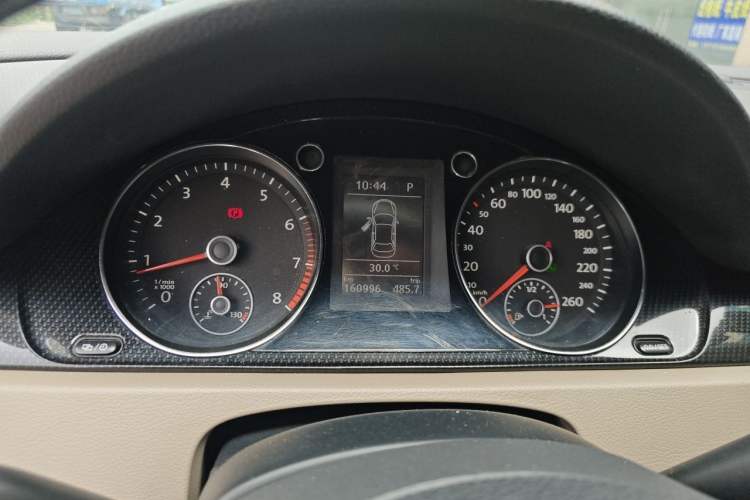 Used Volkswagen Magotan 2015 Facelift 1.8TSI Luxury Model Instrument Cluster