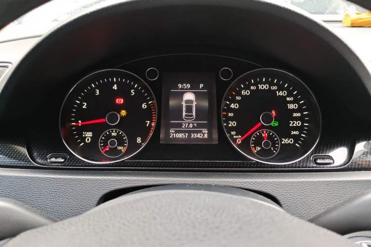 Used Volkswagen Magotan 2015 Revised Version 2.0 TSI Luxury Edition Instrument Cluster