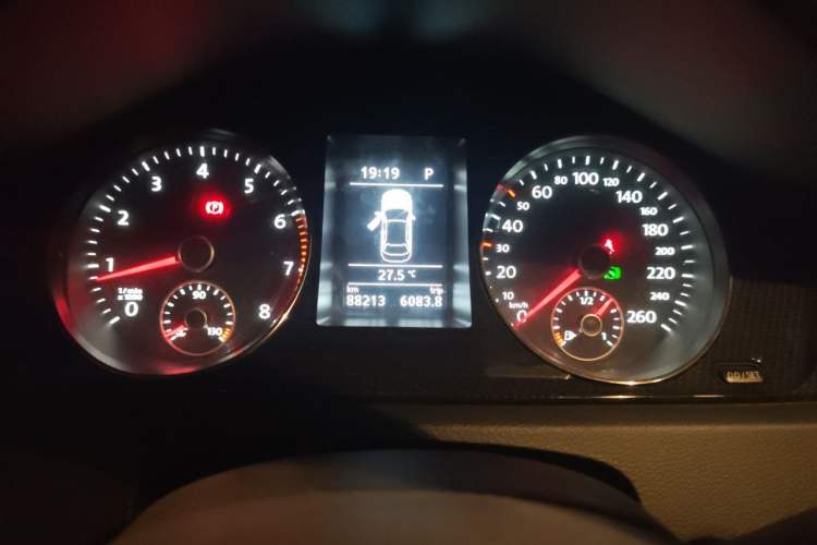 Used Volkswagen Magotan 2015 Facelift 1.8TSI Luxury Model Instrument Cluster