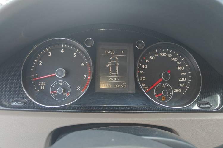 Used Volkswagen Magotan 2015 Facelift 1.8TSI Luxury Model Instrument Cluster