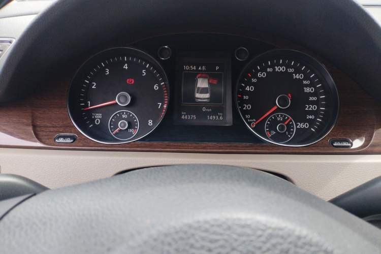 Used Volkswagen Magotan 2015 1.8TSI Prestige Model Instrument Cluster