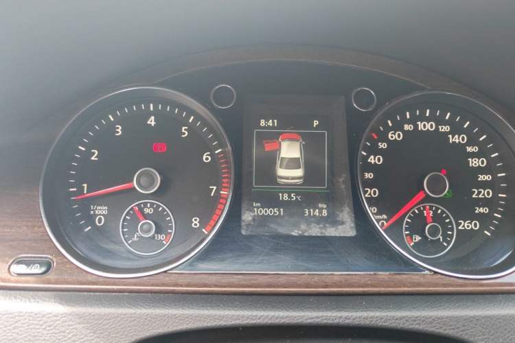 Used Volkswagen Magotan 2015 Revised Version 2.0 TSI Prestige Edition Instrument Cluster