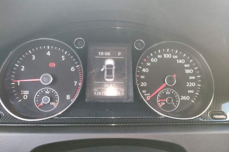 Used Volkswagen Magotan 2015 Revised Version 2.0 TSI Luxury Edition Instrument Cluster
