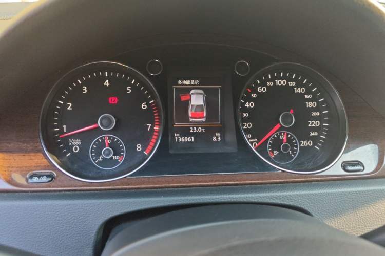 Used Volkswagen Magotan 2015 Revised Version 2.0 TSI Prestige Edition Instrument Cluster