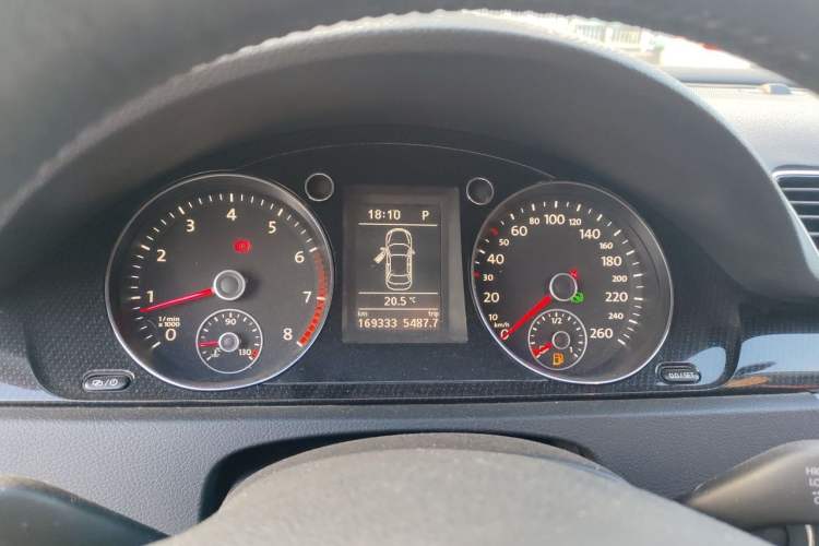 Used Volkswagen Magotan 2015 Revised Version 2.0 TSI Luxury Edition Instrument Cluster