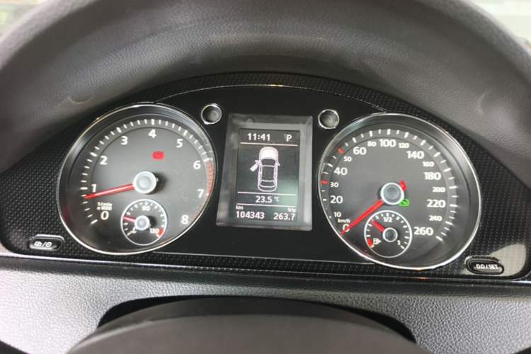 Used Volkswagen Magotan 2015 Facelift 1.8TSI Luxury Model Instrument Cluster