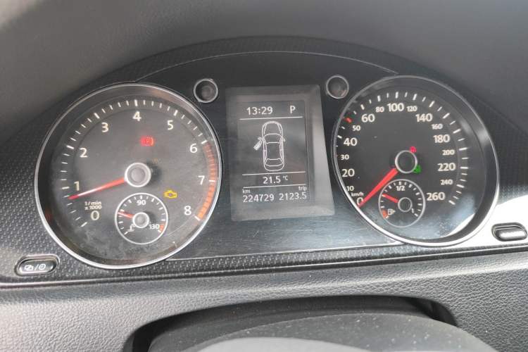 Used Volkswagen Magotan 2015 Facelift 1.8TSI Luxury Model Instrument Cluster