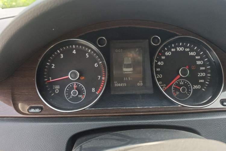 Used Volkswagen Magotan 2015 Revised Version 2.0 TSI Prestige Edition Instrument Cluster
