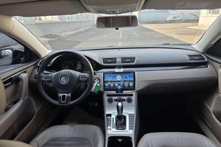Used Volkswagen Magotan 2015 1.8TSI Luxury Model Interior 1