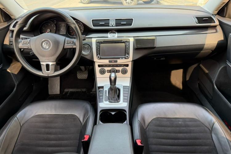 Used Volkswagen Magotan 2015 2.0 TSI Luxury Model Interior 3