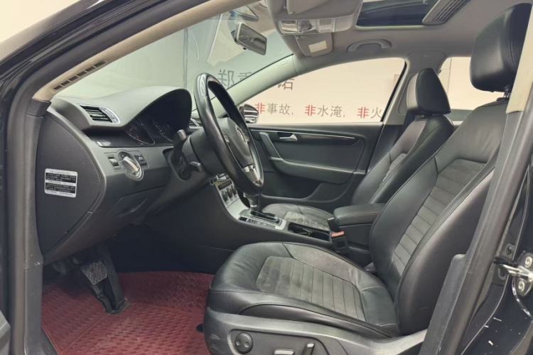 Used Volkswagen Magotan 2015 1.8TSI Luxury Model Interior 4