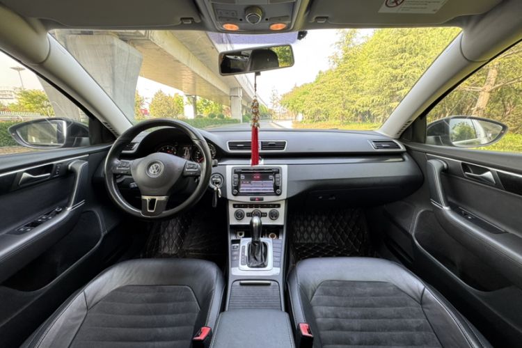 Used Volkswagen Magotan 2015 1.8TSI Luxury Model Interior 4