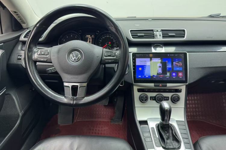 Used Volkswagen Magotan 2015 1.8TSI Luxury Model Interior 5